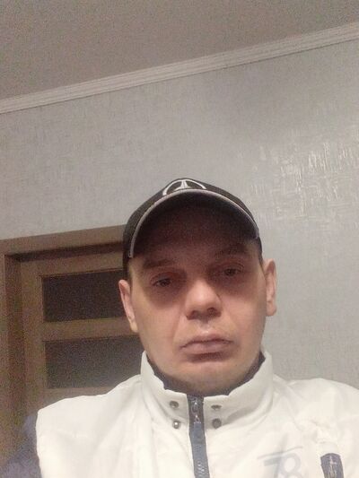  ,   Viktor, 35 ,   ,   