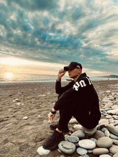  ,   Ilya, 27 ,   ,   