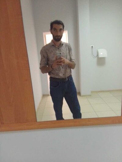  ,   Vahe, 39 ,   