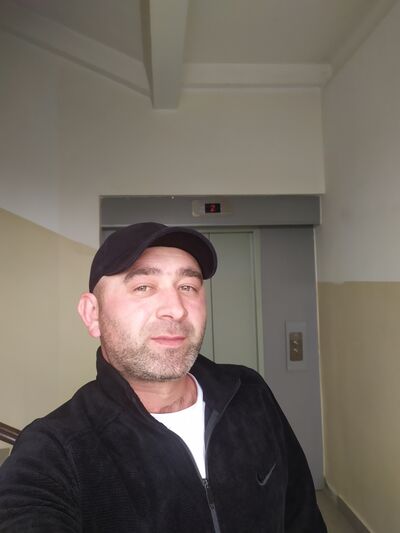  ,   Artur, 38 ,   ,   