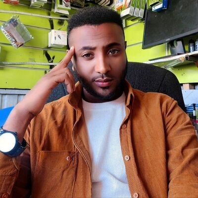  ,   Felix, 25 ,   ,   