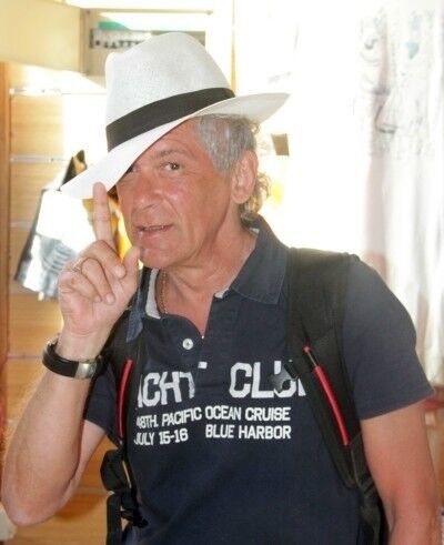  ,   Feliks, 72 ,   