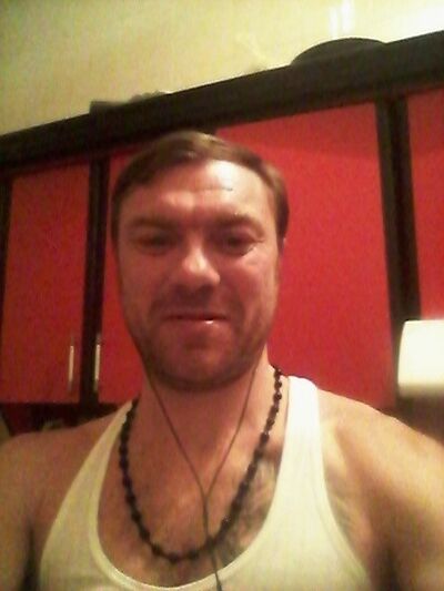  ,   Leon, 49 ,   ,   , c 