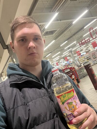  Tarnowskie Gory,   Oleksandr, 25 ,   ,   