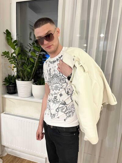  ,   Slavik, 28 ,   ,   