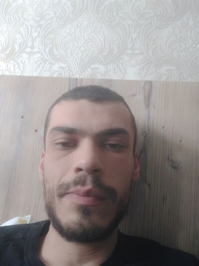  ,   Robert, 28 ,   