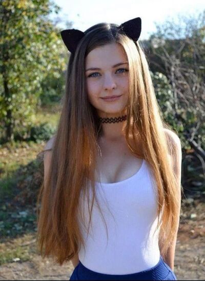  ,   Anna, 19 ,   ,   