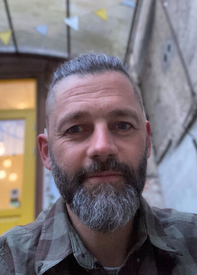  ,   Edmunds, 44 ,   
