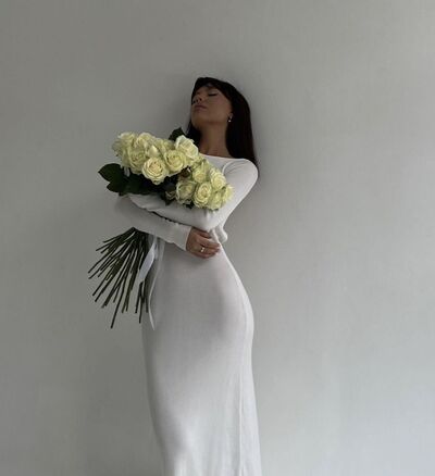  ,   Viktoria, 36 ,   ,   