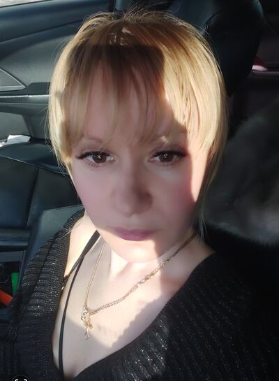  ,   Mia, 34 ,  