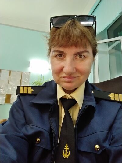  ,   Elena, 56 ,   c 