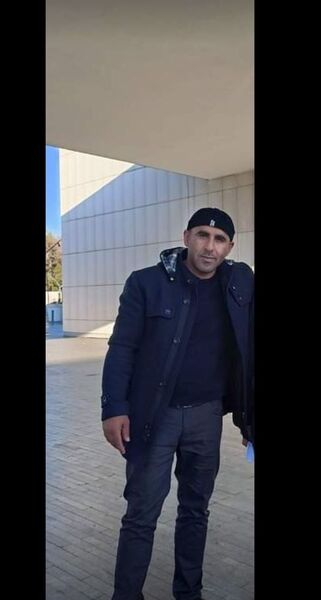  ,   Goga, 37 ,   ,   