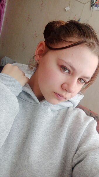  ,   Anna, 21 ,     