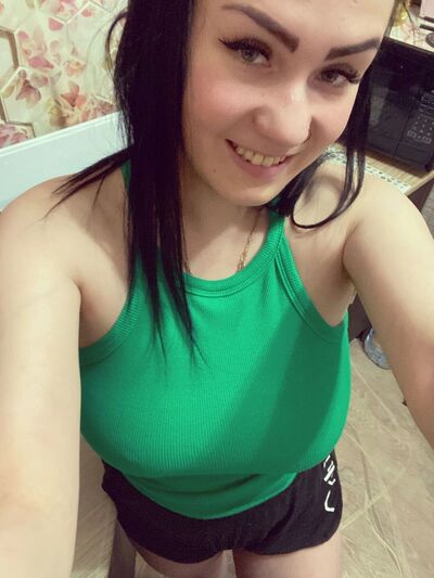  ,   Yana, 32 ,  
