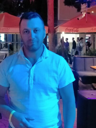  ,   Marcel, 41 ,   c 