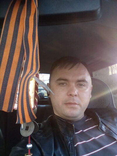  ,   Alex, 39 ,   