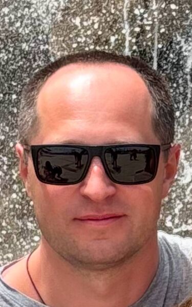  ,   Anton, 40 ,   ,   