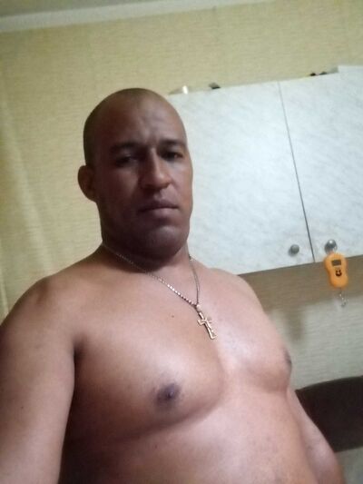  ,   Yuset, 42 ,   ,   