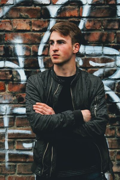  ,   Ilya, 26 ,  