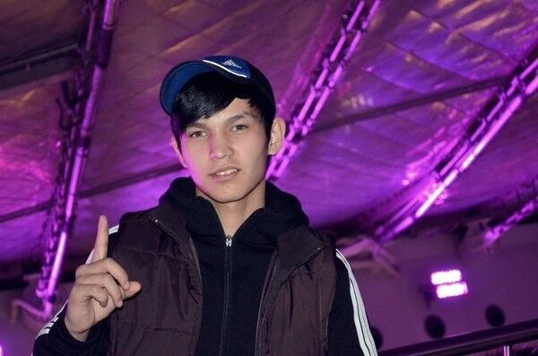  5556994  Farhad, 30 ,    