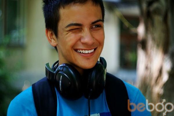  ,   Jack, 32 ,   