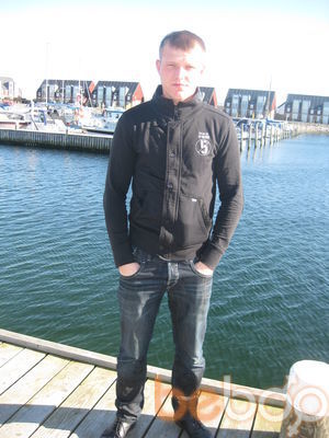  ,   Rolandas, 49 ,  