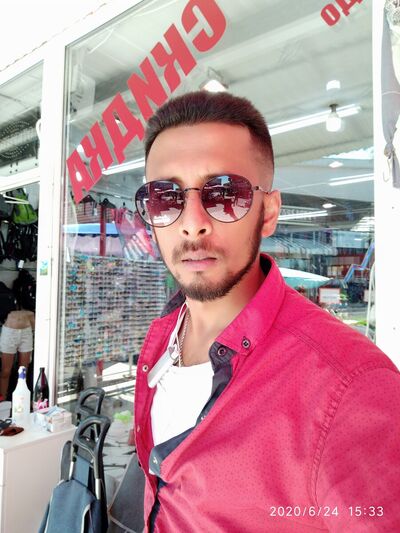  ,   Hossain, 34 ,   ,   , c 