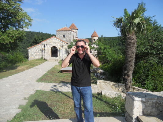  ,   Aleko, 44 ,  