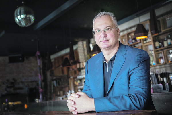  ,   Johnpeterson, 62 ,   ,   