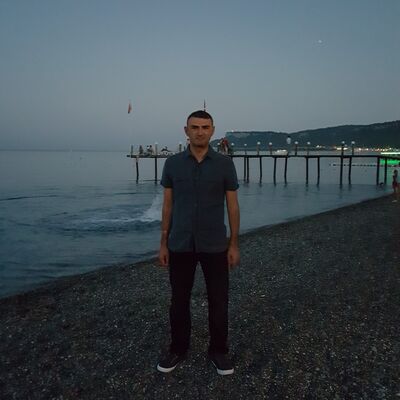  ,   Hakan, 42 ,   ,   , c 