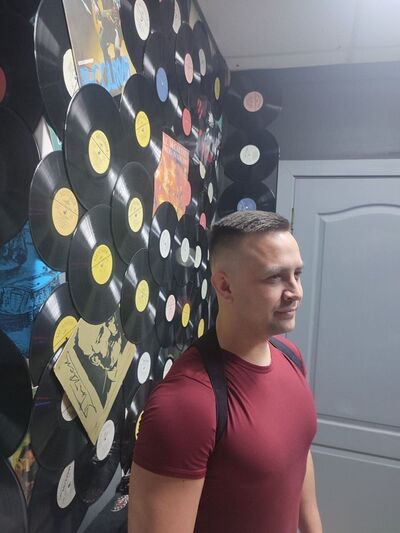  ,   Viktor, 35 ,   ,   , 
