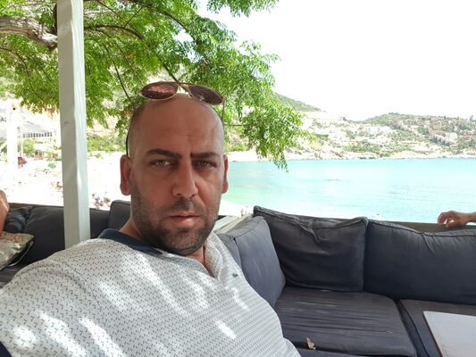  ,   Alper, 42 ,   ,   , c 