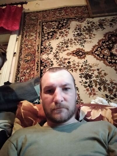  ,   Wiktor, 40 ,   ,   
