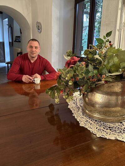  ,   Victor, 38 ,   ,   