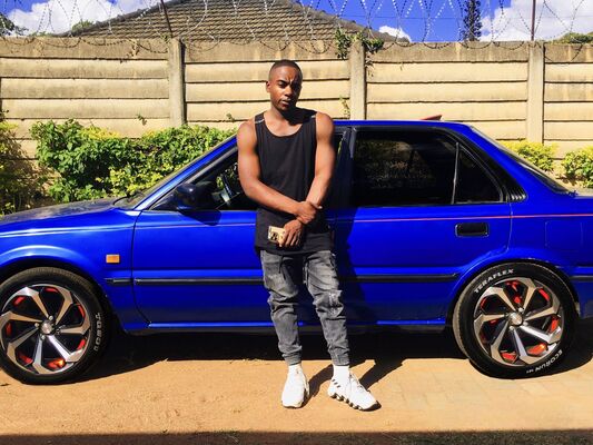  ,   Makhosana, 31 ,   ,   , c 