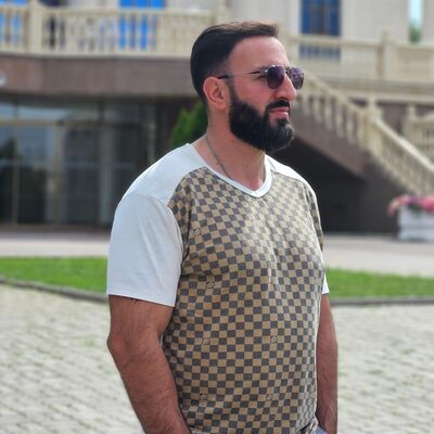  Kolinany,   Levan, 37 ,   ,   