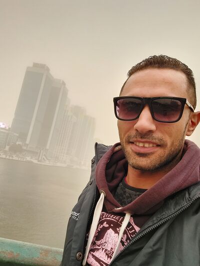  ,   Hussein, 35 ,   ,   , c , 