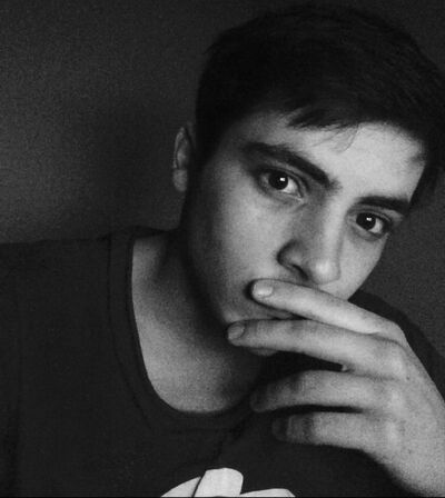  ,   Axel, 33 ,   ,   , c 