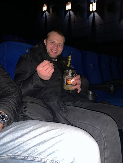  ,   Maksim, 22 ,   ,   , c , 