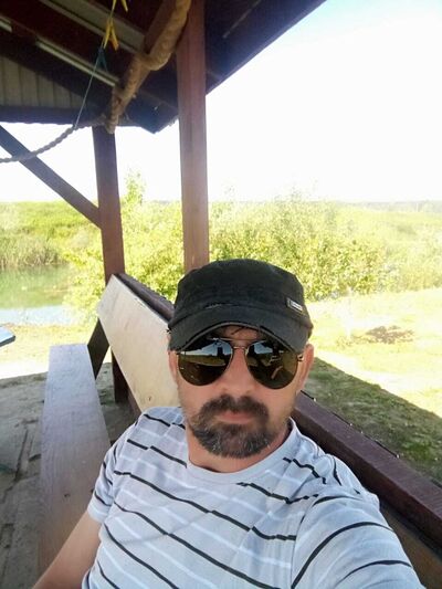  ,   Adam, 40 ,   ,   