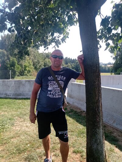  ,   Jancsi, 46 ,     
