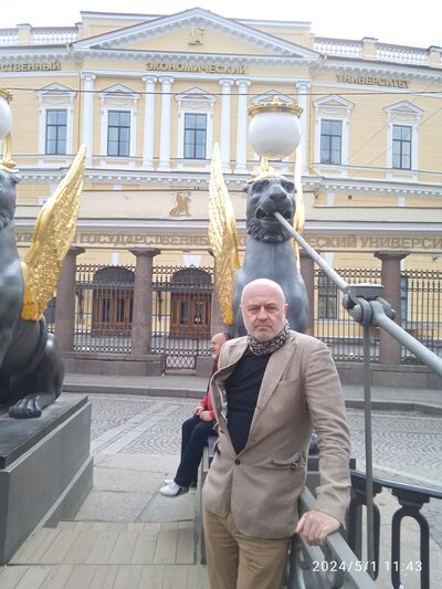  Palais-Bourbon,   , 49 ,   ,   
