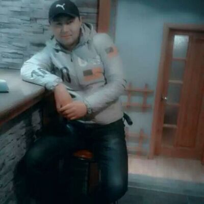  ,   Lion, 43 ,   ,   , c , 