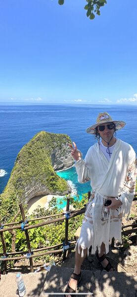  Denpasar,   John Smitt, 38 ,   ,   