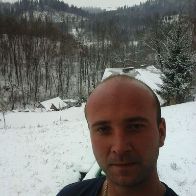  ,   Artem, 33 ,   