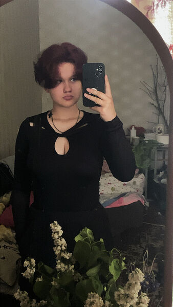  ,   Milana, 18 ,     