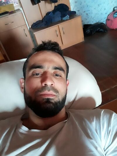  ,   Farid, 33 ,   ,   , c , 