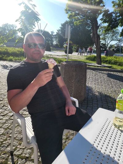  Schwerin,   Alex, 44 ,   ,   , c 