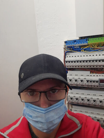  ,   Andrej, 44 ,   ,   , c , 