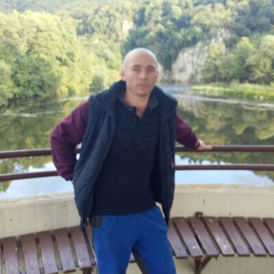  Duisburg,   , 42 ,   